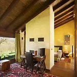 Hotel La Corte De Lugás 4*