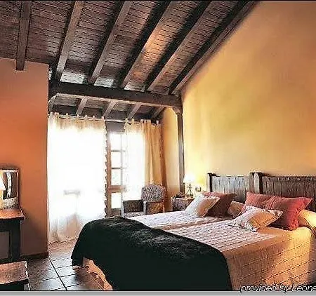 La Corte De Lugas Летний дом Вальявисьоса