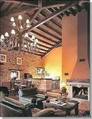 La Corte De Lugas