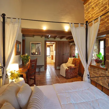 Hotel La Corte De Lugas 4*